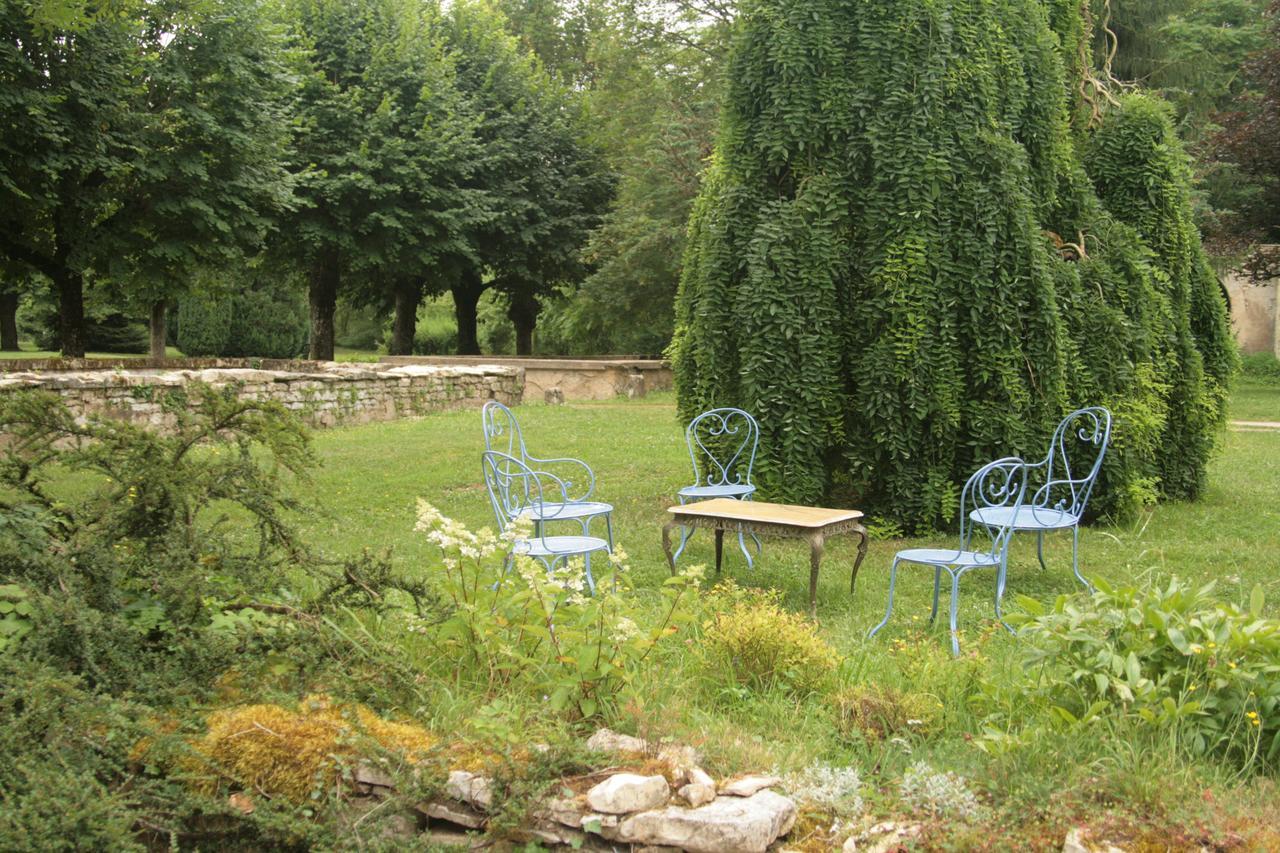 مبيت وإفطار Ancy-le-Franc Domaine Des Douves المظهر الخارجي الصورة