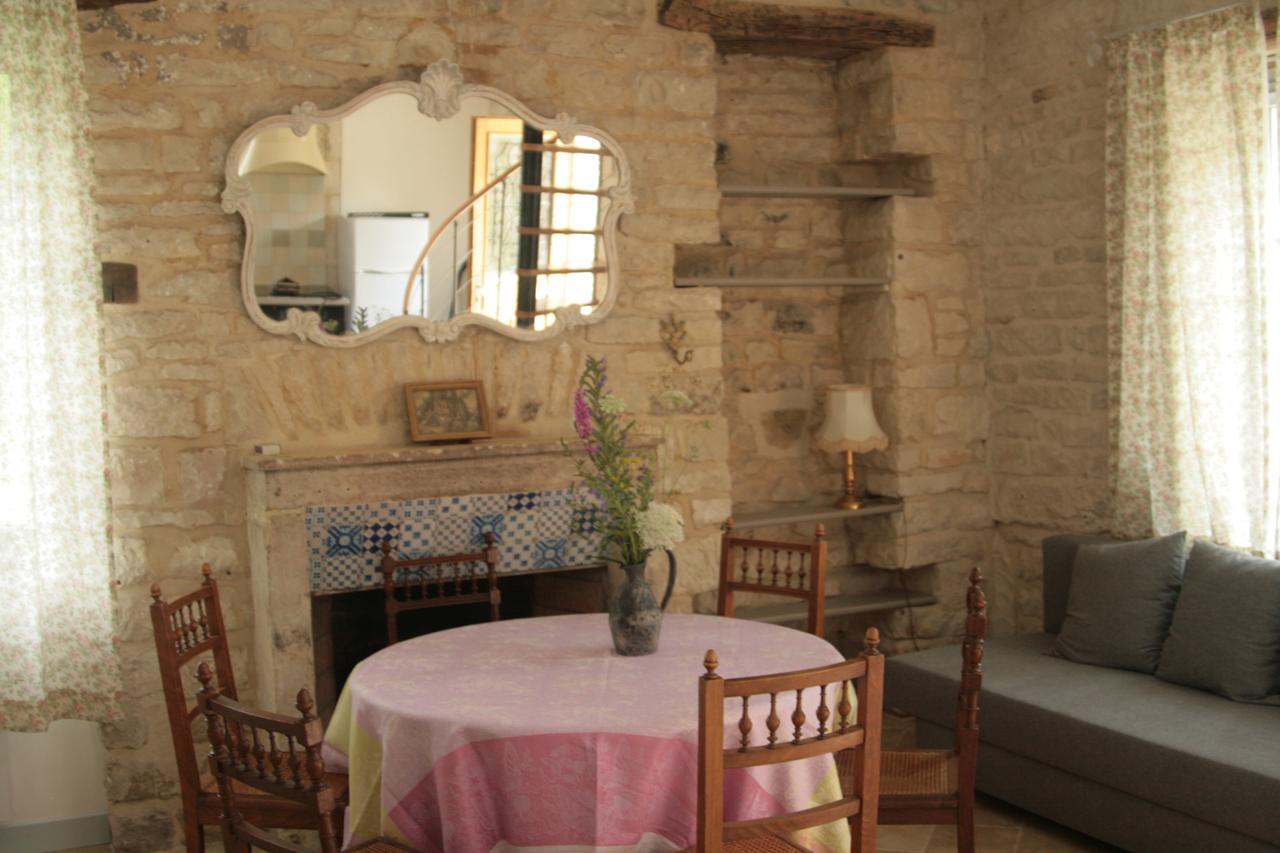 مبيت وإفطار Ancy-le-Franc Domaine Des Douves المظهر الخارجي الصورة