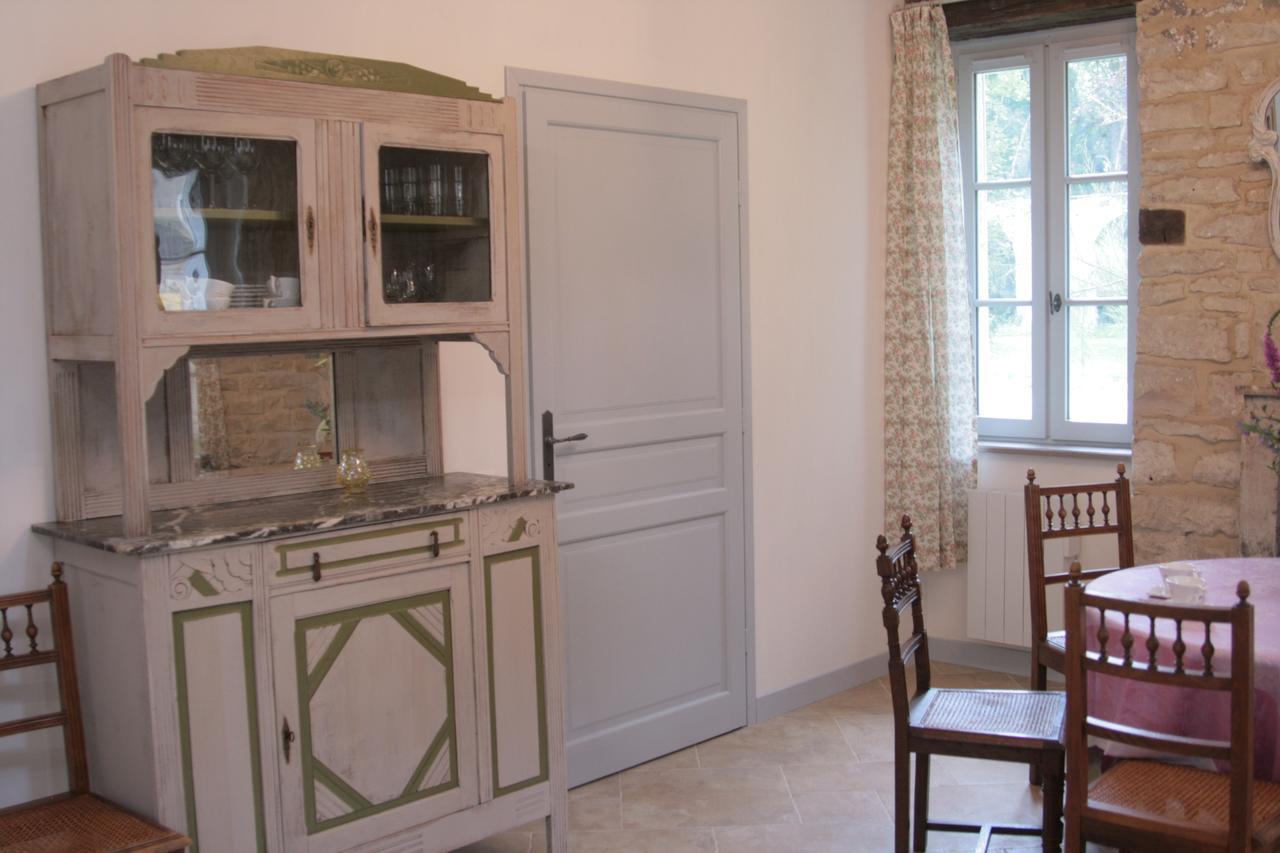 مبيت وإفطار Ancy-le-Franc Domaine Des Douves المظهر الخارجي الصورة